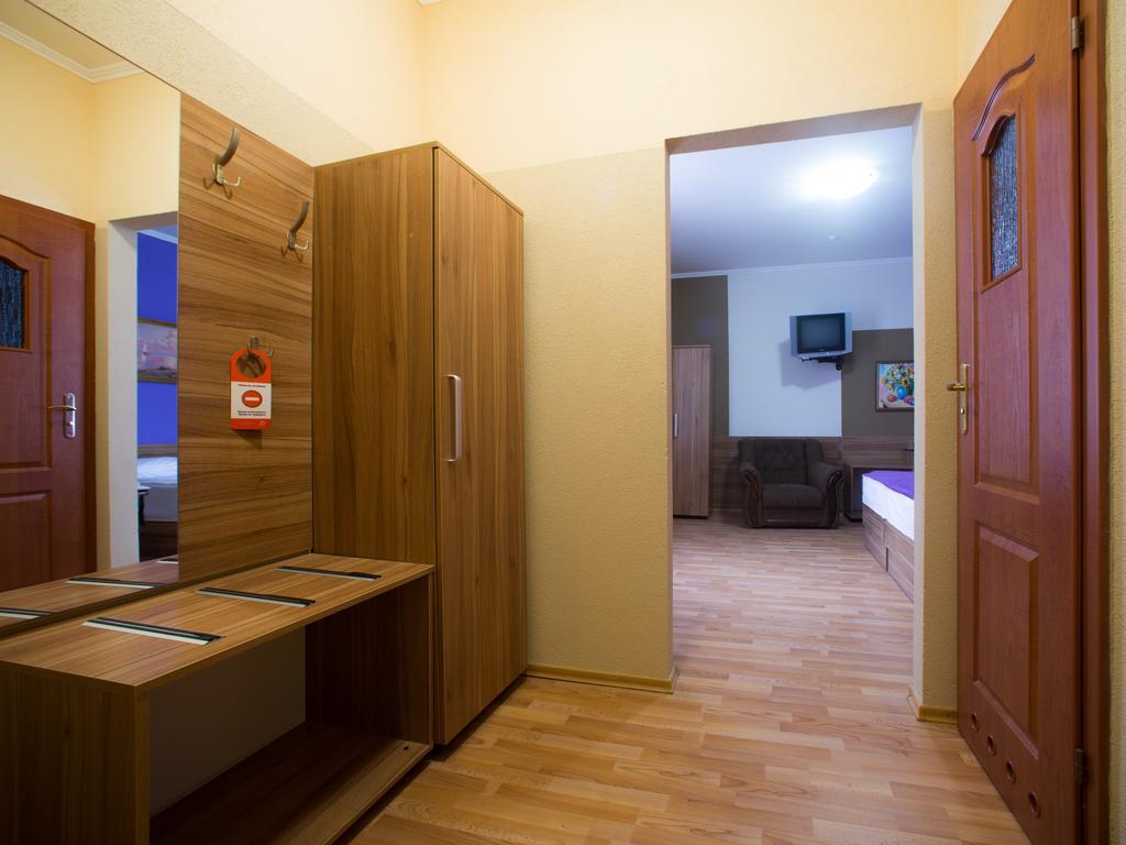 Gala Hotel Kamianets-Podilskyi Room photo